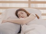 asian-woman-dreaming-while-sleeping-bed-bedroom-min